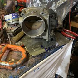 Throttle Body G35 Or Nissan Good Condition 