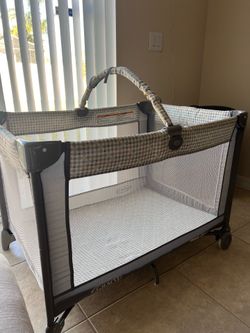 Graco Pack 'n Play® On The Go™ Playard, Kaden Bed