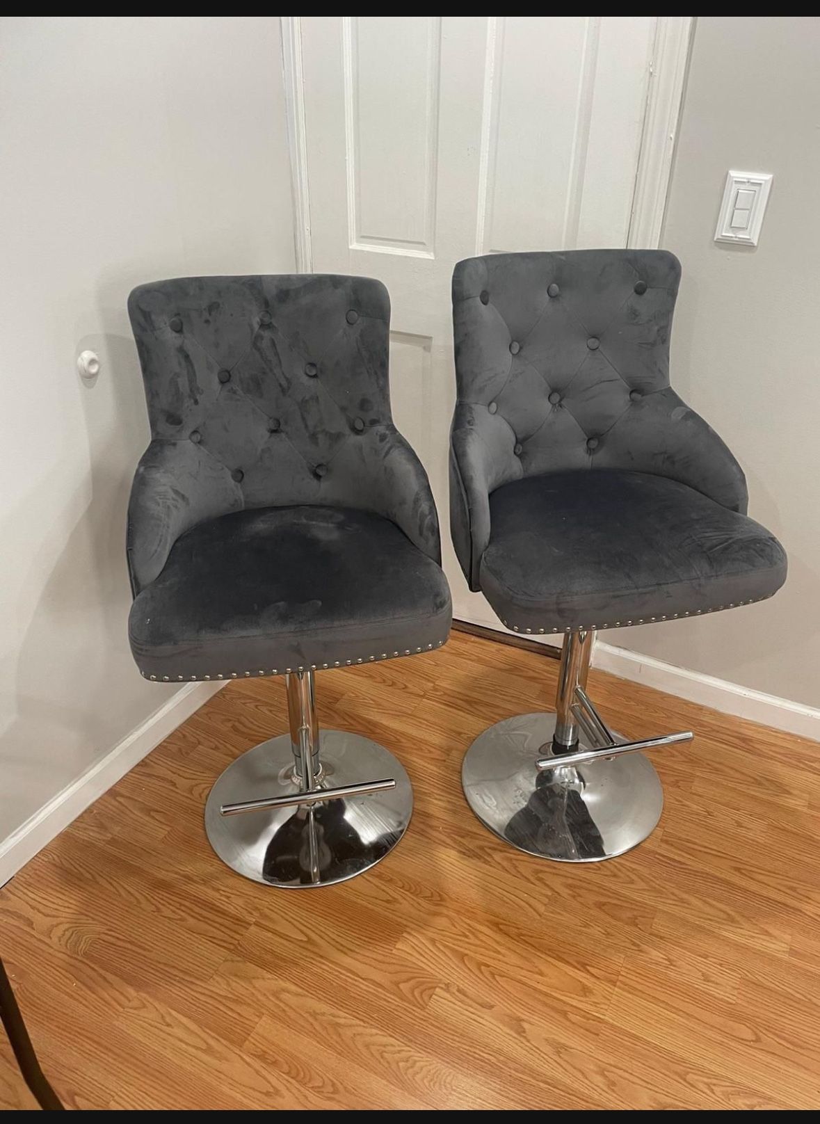 Counter Top Swirl Chairs 