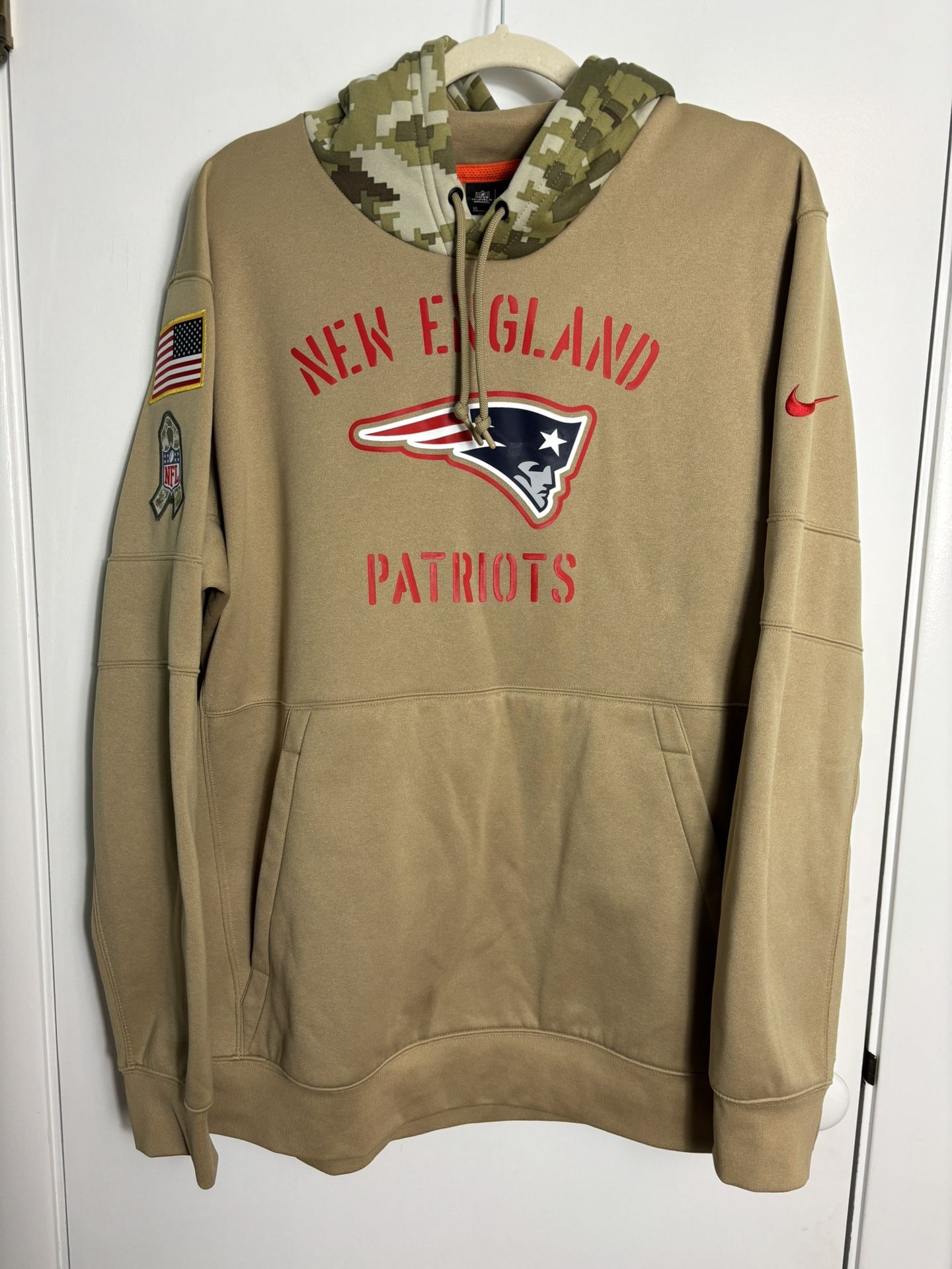 Nike New England Patriots 2019 Salute To Service Therma Pullover Hoodie Sz XL