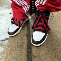 Jorda 1 Retro High “OG” Black toe