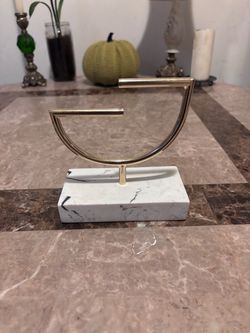 Jewelry stand