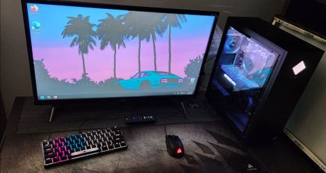 HP Omen 25L Gaming PC with accessories