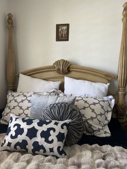 Queen. Bedroom Set