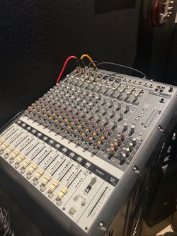 Mackie Onyx 1630 16-Channel Mixer