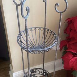 PLANTER STAND