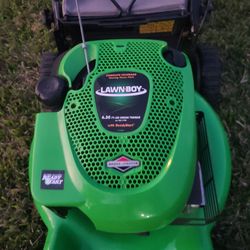 Lawn-Boy 21" Self-Propelled Lawn Mower w/ Bag – Briggs & Stratton – Like New – $215 OBO
