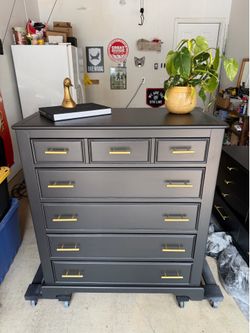 5 Drawer Black Dresser