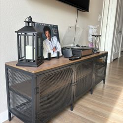 Modern Rectangular TV Stand – 2’ x 5’