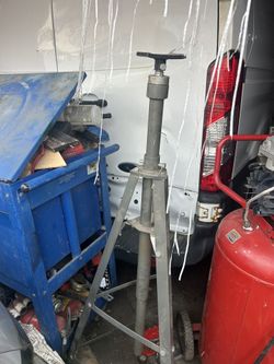 PITTSBURGH 2 Ton Capacity Underhoist Safety Stand