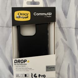 Iphone 16 Pro Otter Phone Case