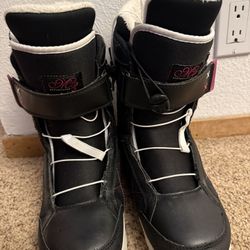 Women’s Snowboard Boots Size 9