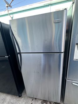 Frigidaire Stainless Steel Top-Freezer Refrigerator