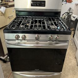 Frigidaire gas Stove