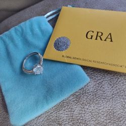 Moissanite Ring – Authenticity Card Included