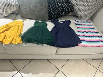 Vestidos De Niña Size 3 $20 Por Todos