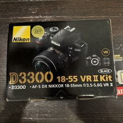*NEW* Nikon D3300 with Accessories