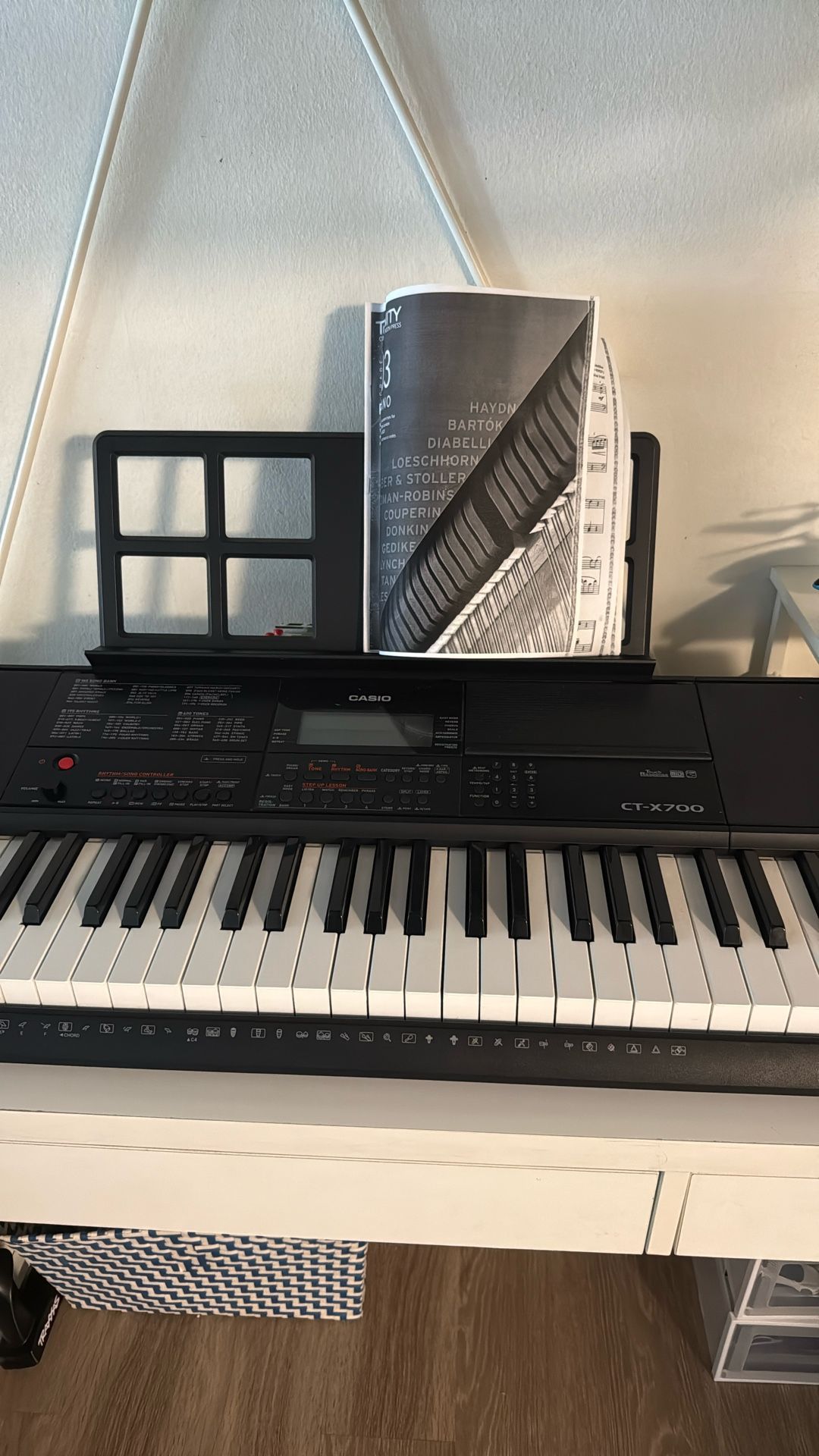 Casio CT-X700 – Portable 61-Key Keyboard /Piano