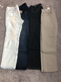 Men’s Levi’s jean bundle. 4 jeans