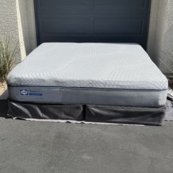 King Size Sealy Posturepedic Mattress & Box Spring Set
