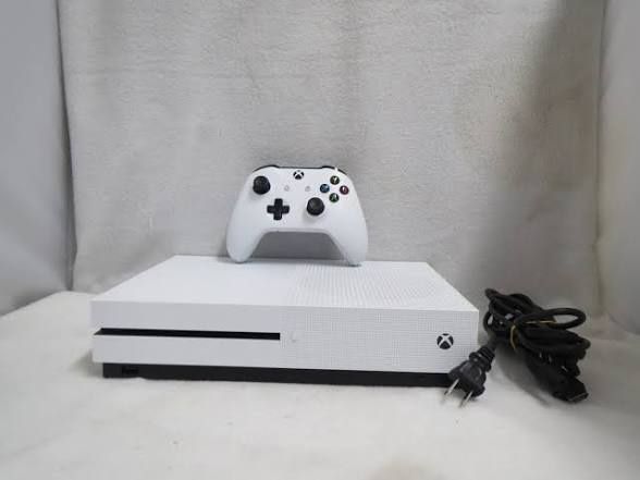 Xbox One S Digital With 2 Controllers 