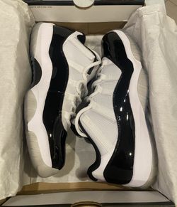 Jordan Retro 11 Concord Low Size 10.5 Lightly Used