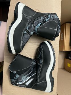 Used good condition winter boots boys size 2