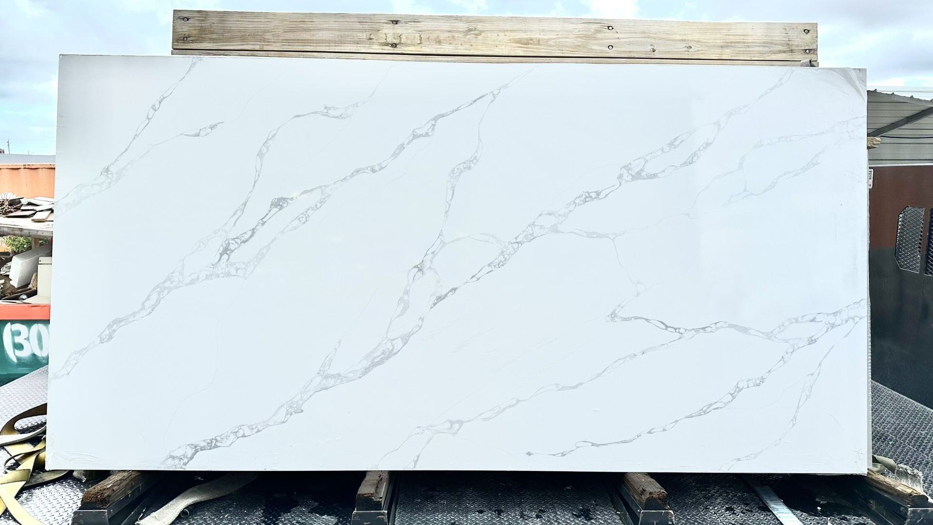 CALACATTA QUARTZ JUMBO SLABS SILVER BREEZE 127X64 2CM FOR KITCHEN COUNTERTOPS
