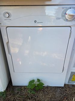 GE Spacemaker Electric Dryer - Works Great