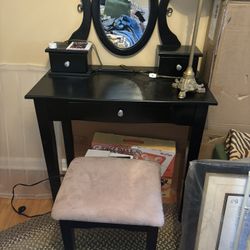 Black Vanity With Stool