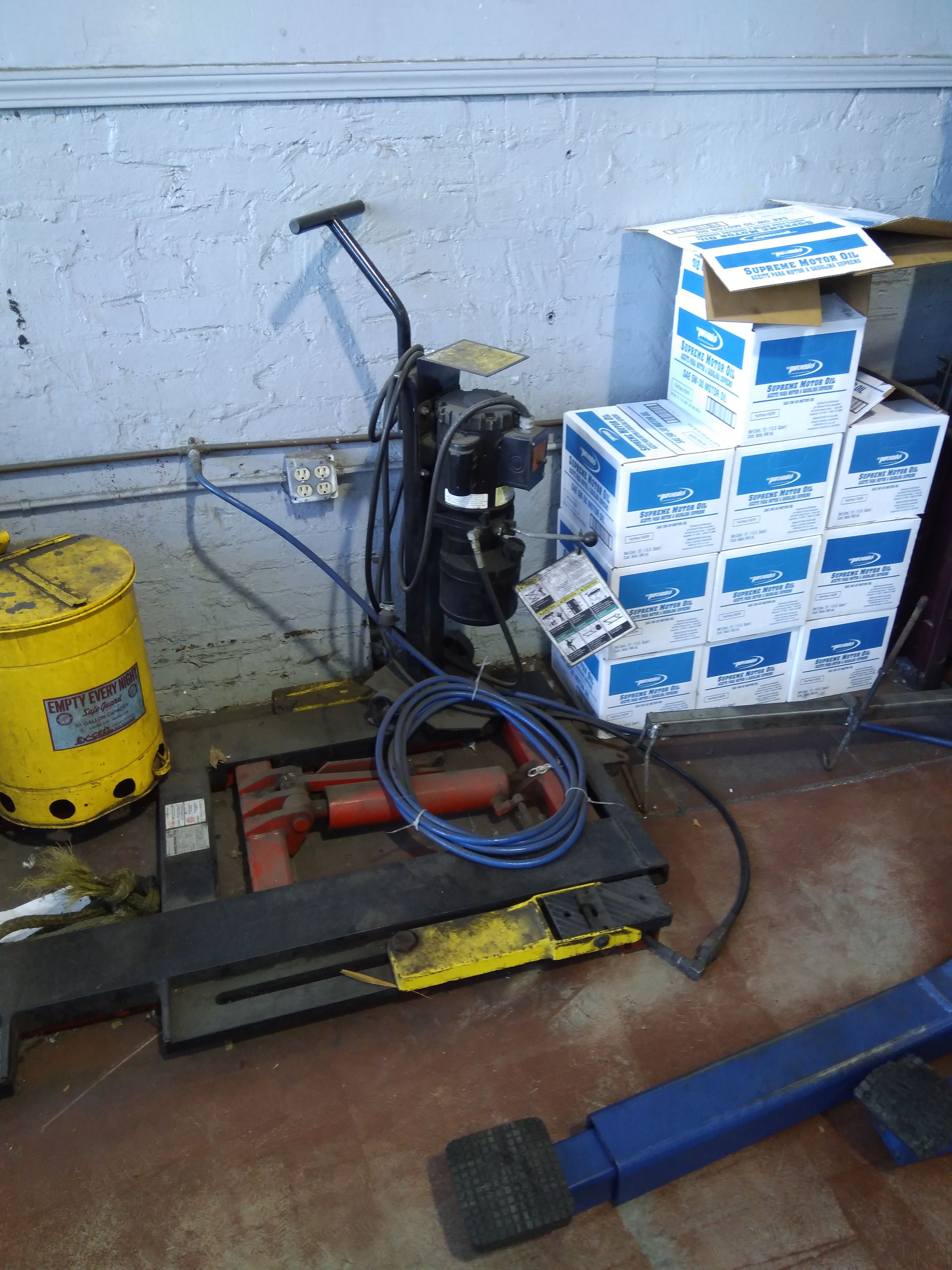 SnapOn Wheeltronics lift