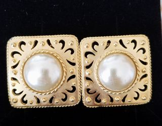 Vintage Gold Tone Square Earrings