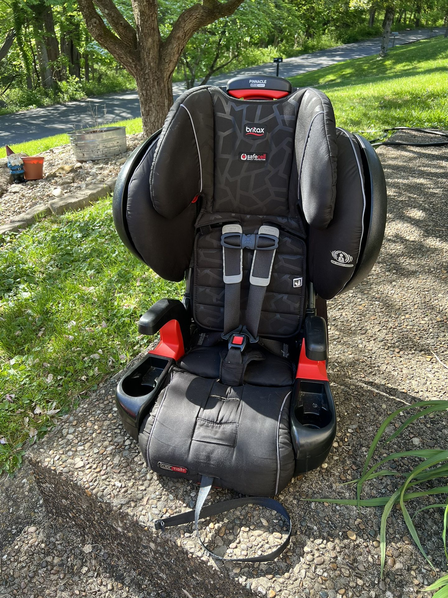 Britax Pinnacle Car Seat High Back Booster With Click Tight for Sale in