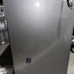Magic Chef Mini Fridge
