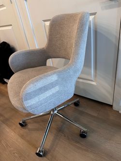 DESK VANITY CHAIR