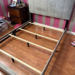 Free Full Size Bed With box Spring