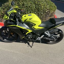 Neón Green Motorcycle