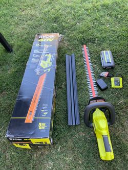 Ryobi Cordless 40v hedge trimmer with battery and charger