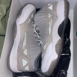 Jordan 11 ie Light Orewood Brown 