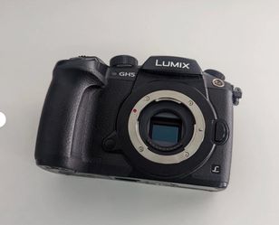 Panasonic GH5/W 12-60 Lens