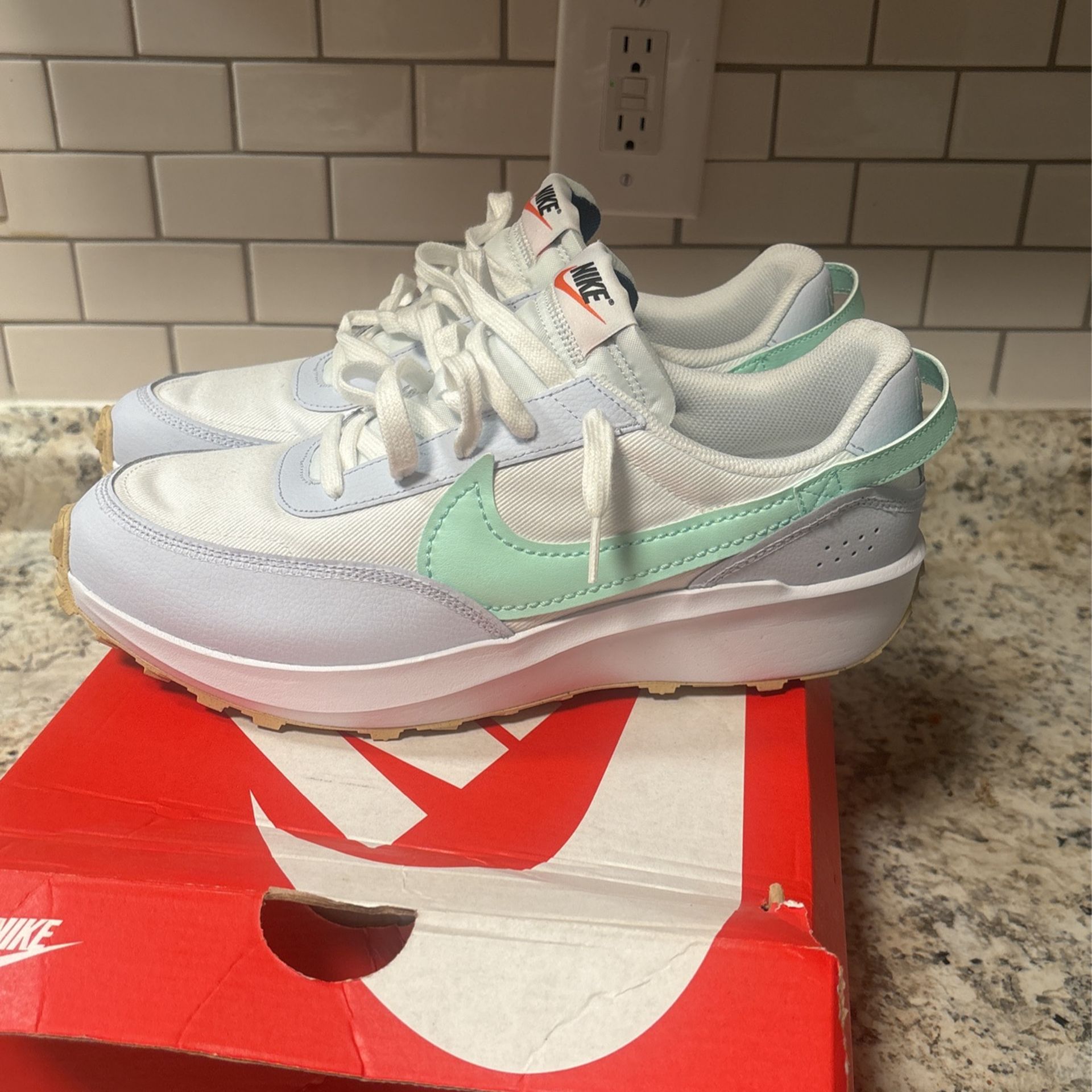 Nike Waffle Debut Size 11.5