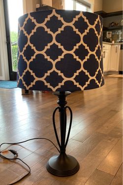 Large 3-way lamp & shade