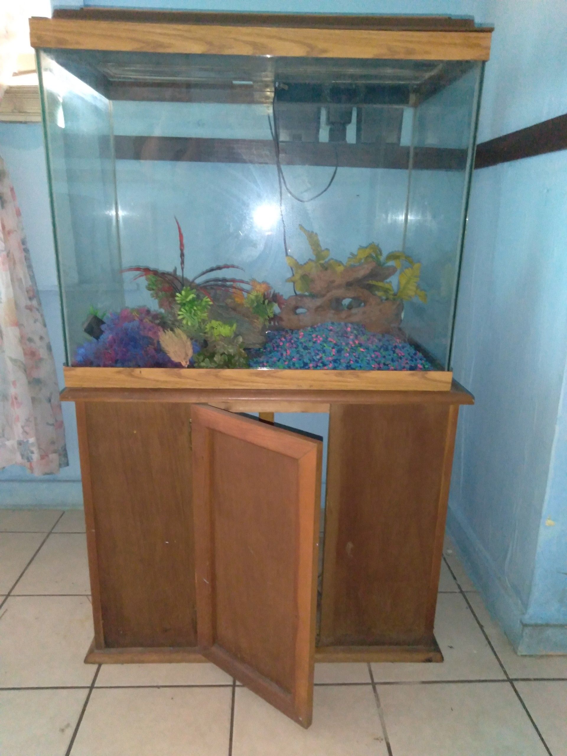 60 gallon fish tank with storage space and stand