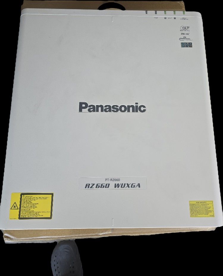 PANASONIC PROJECTOR
