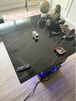 MARBLE BLACK TABLE  ( IMMEDIATE PICK UP ) cash only