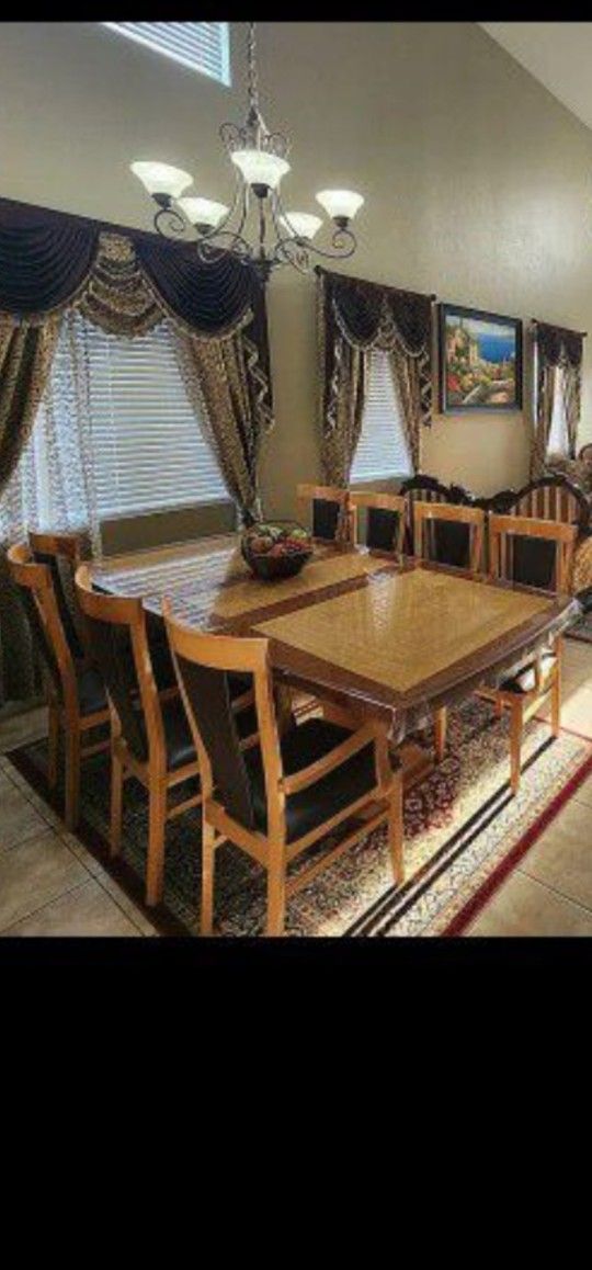 Dinning Table With 8 Chairs