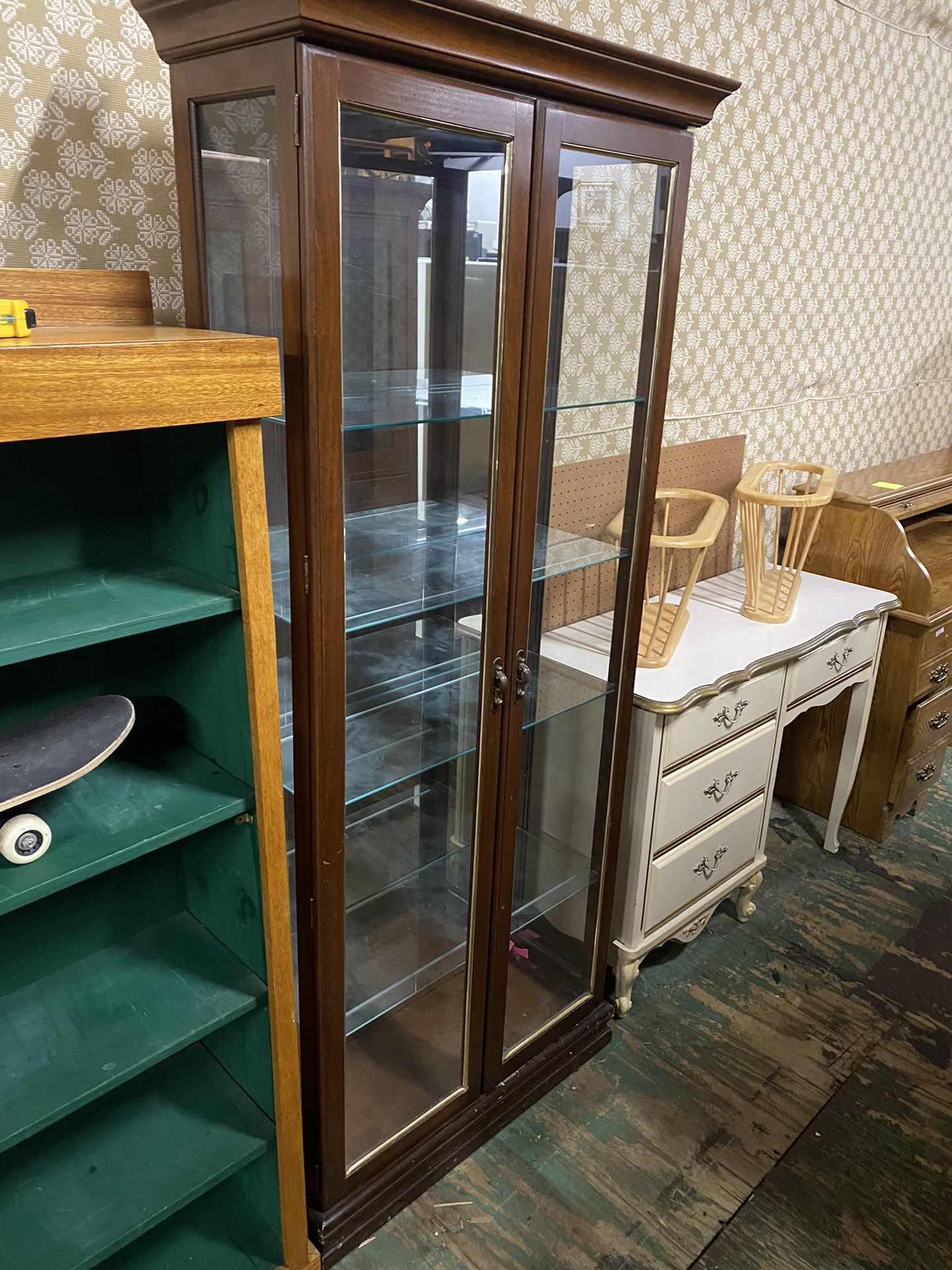 Brown Wood & Glass 5-Shelf Curio Cabinet Hutch $125 340 x 14” x 76”