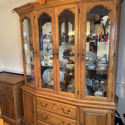 Solid oak Dining Room Set 