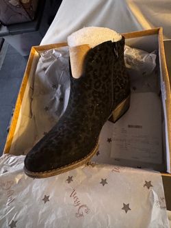 Black Leather Boots with Leopard Pattern