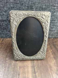 Vintage Photo Album with Embossed Floral Frame – 4x6”